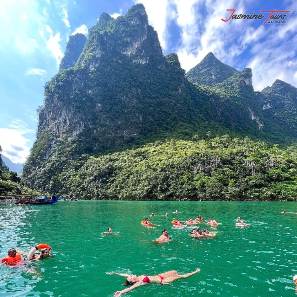 đắm mình trên Nho Que
