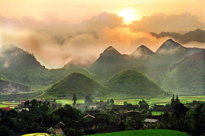 núi đôi Quản Bạ - Ha Giang